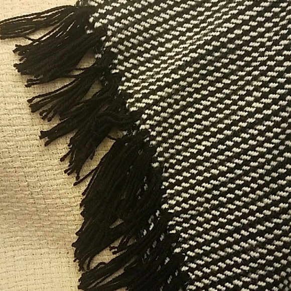 Shrug/Poncho - Picture 2 of 3